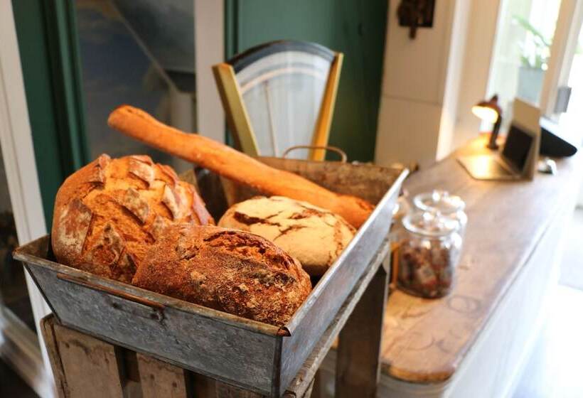 The Bliss Hotel Kitchen & Deli