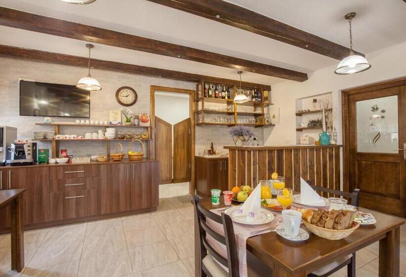 مبيت وإفطار Rooms Imperial House