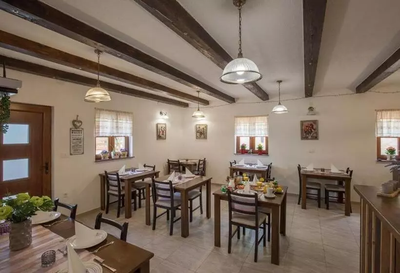 تختخواب و صبحانه Rooms Imperial House