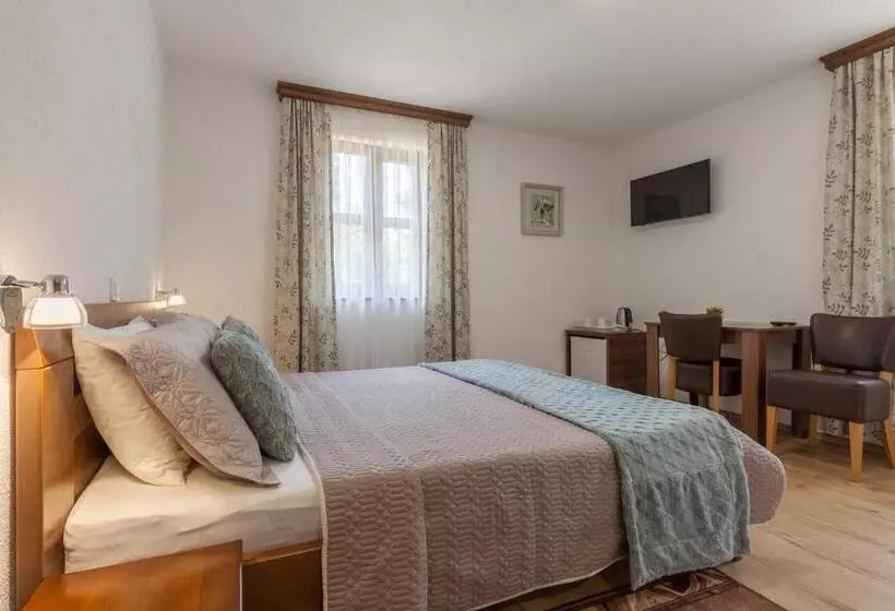 تختخواب و صبحانه Rooms Imperial House