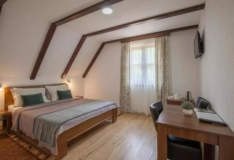 تختخواب و صبحانه Rooms Imperial House