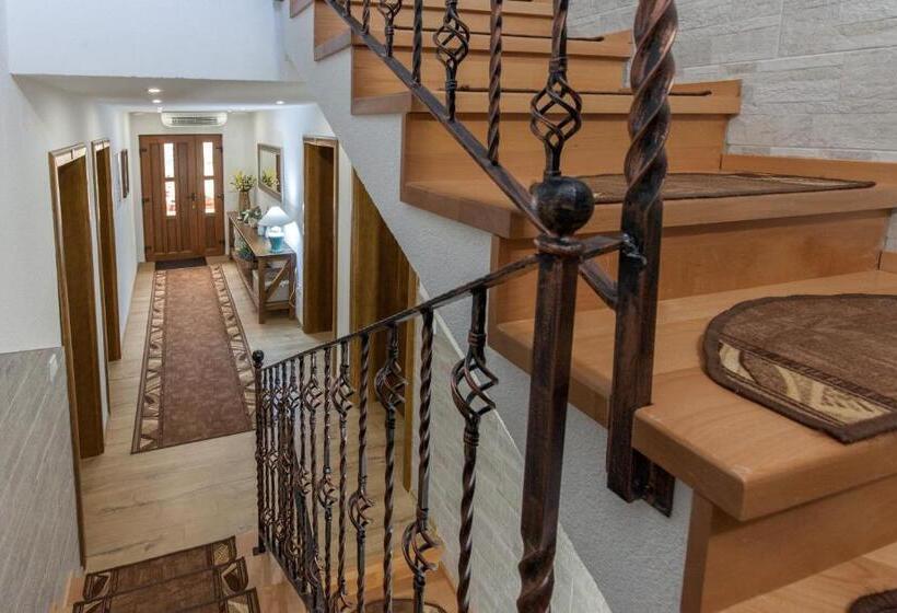 مبيت وإفطار Rooms Imperial House