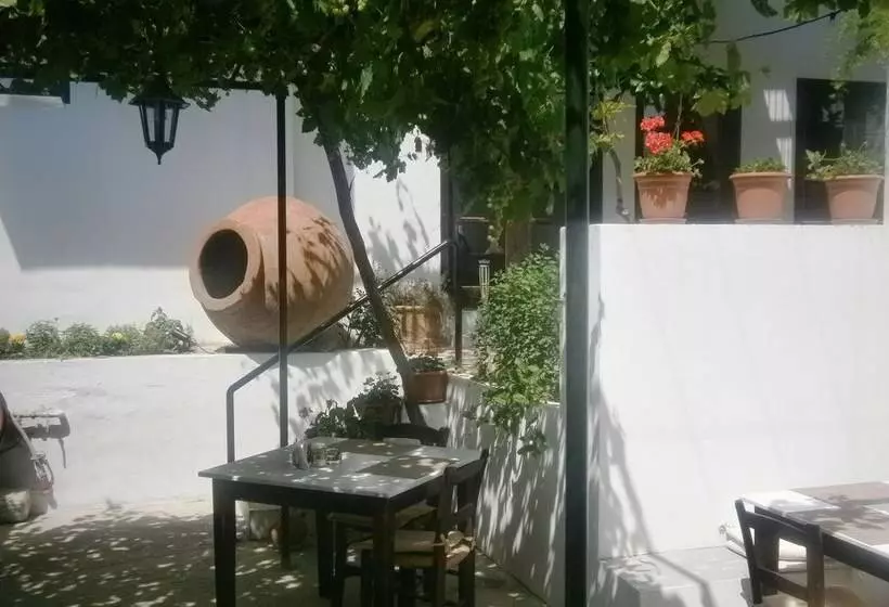 Hotelli Ambelikos Traditional Agro