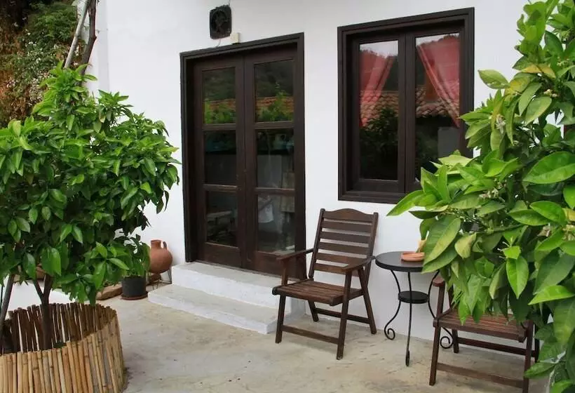 Hotelli Ambelikos Traditional Agro