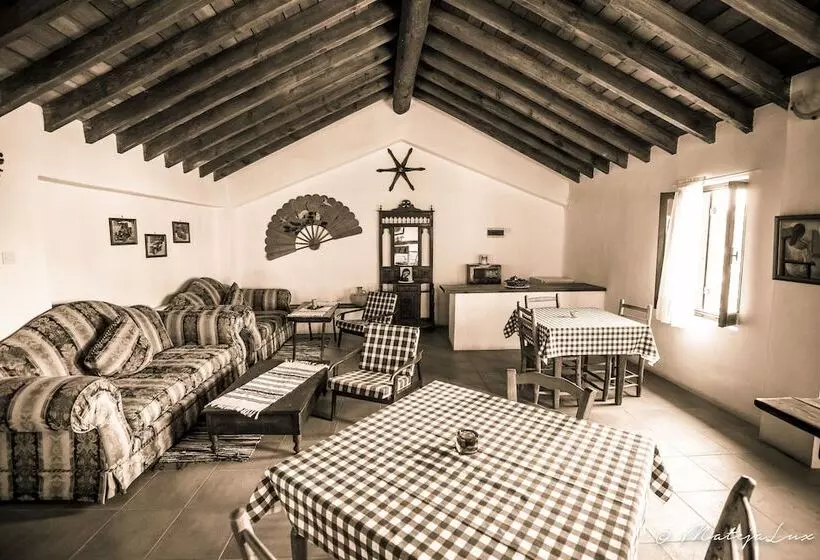 Hotelli Ambelikos Traditional Agro