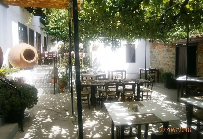 Hotelli Ambelikos Traditional Agro