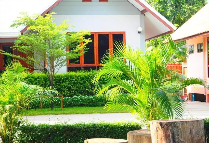 ホテル Baan Suan Siriwat