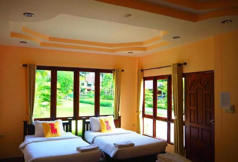 ホテル Baan Suan Siriwat