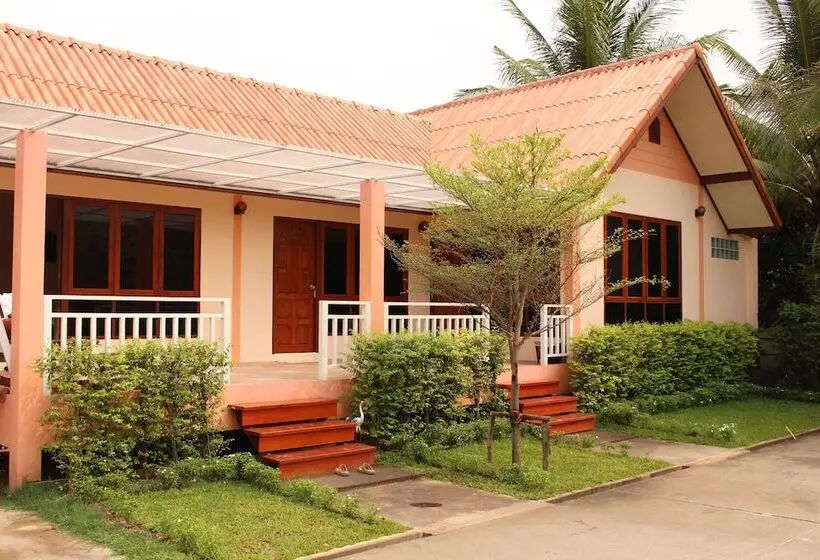 ホテル Baan Suan Siriwat