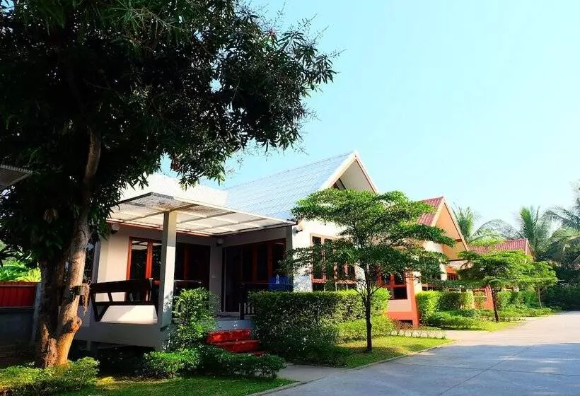 ホテル Baan Suan Siriwat