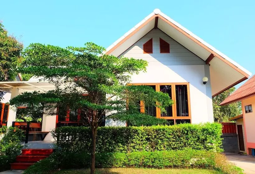 ホテル Baan Suan Siriwat