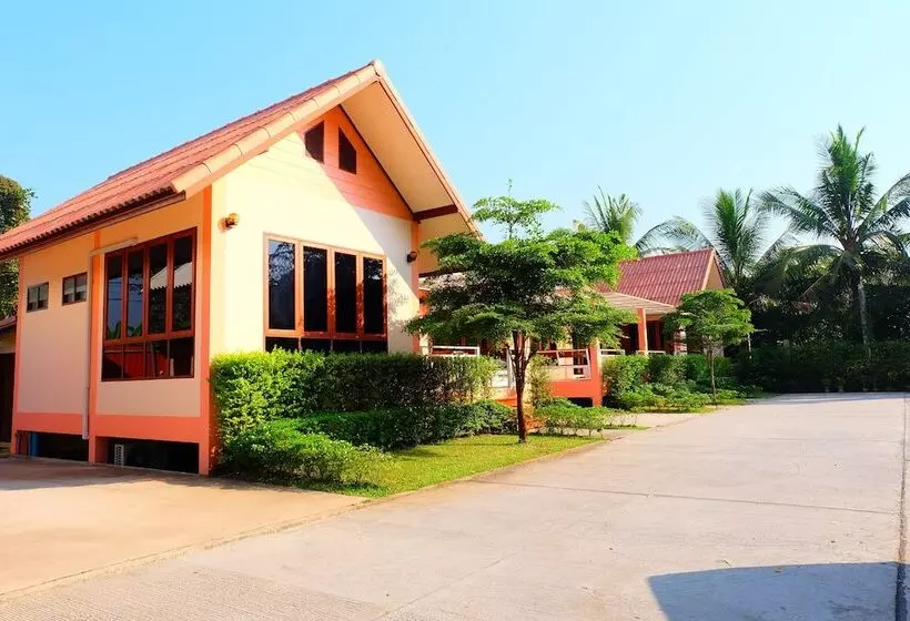 ホテル Baan Suan Siriwat