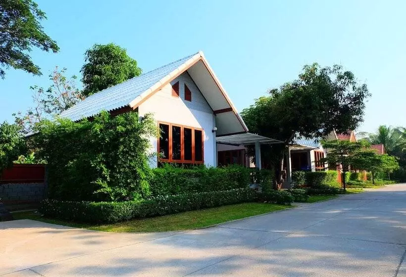 ホテル Baan Suan Siriwat