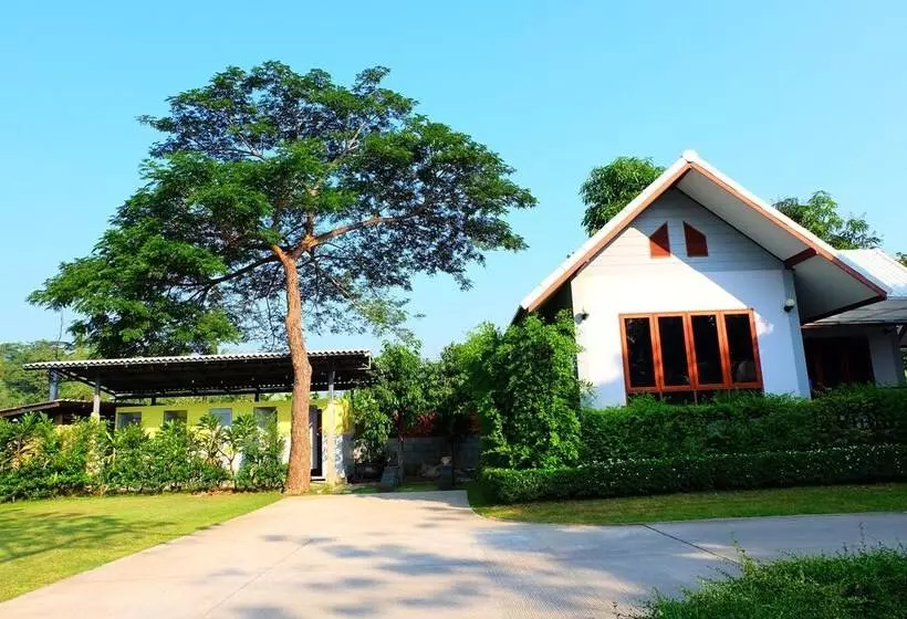 ホテル Baan Suan Siriwat