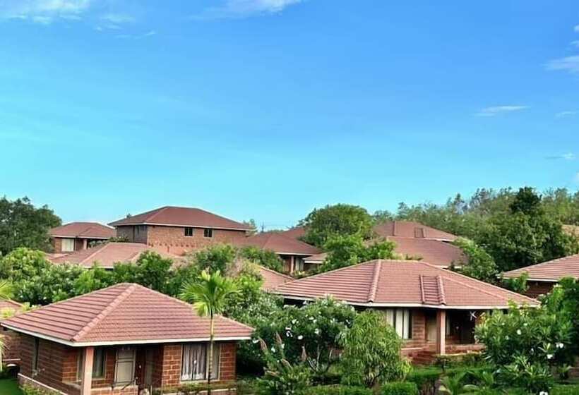 호텔 Regenta Resort Mango Village Guhagar