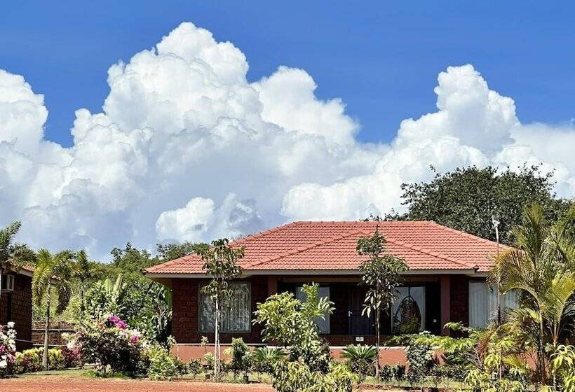 호텔 Regenta Resort Mango Village Guhagar