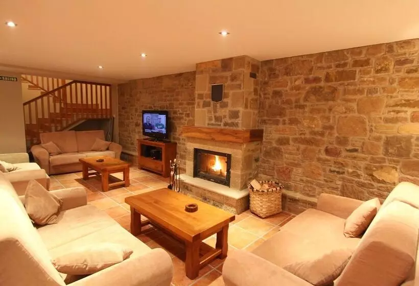 Maaseutuhotelli Casas Rurales Espargoiti I Y Ii