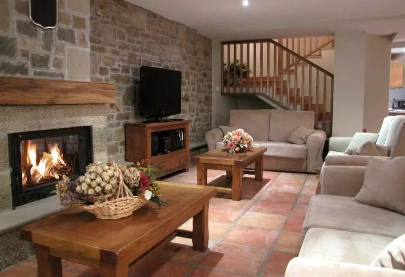 Maaseutuhotelli Casas Rurales Espargoiti I Y Ii