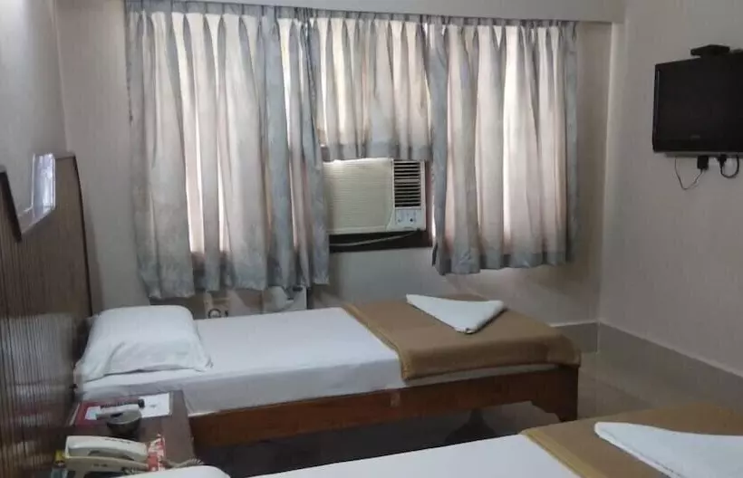 ホテル Shivam International