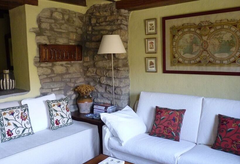 Idyllic Country House In The Foothills Of The Pyrenees