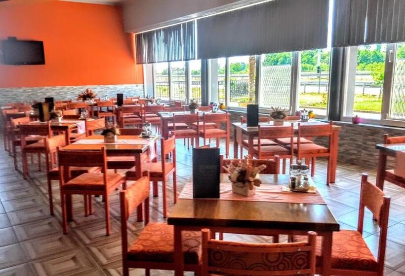 ペンション Bed And Breakfast Turist