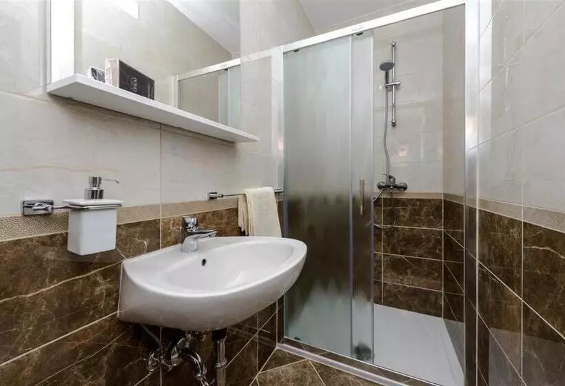 Majatalo Guest House Rooms Rose