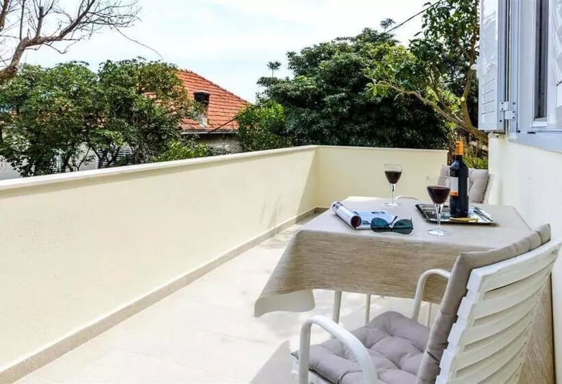 Majatalo Guest House Rooms Rose