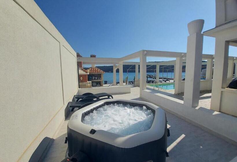 ペンション Guesthouse Raffaello