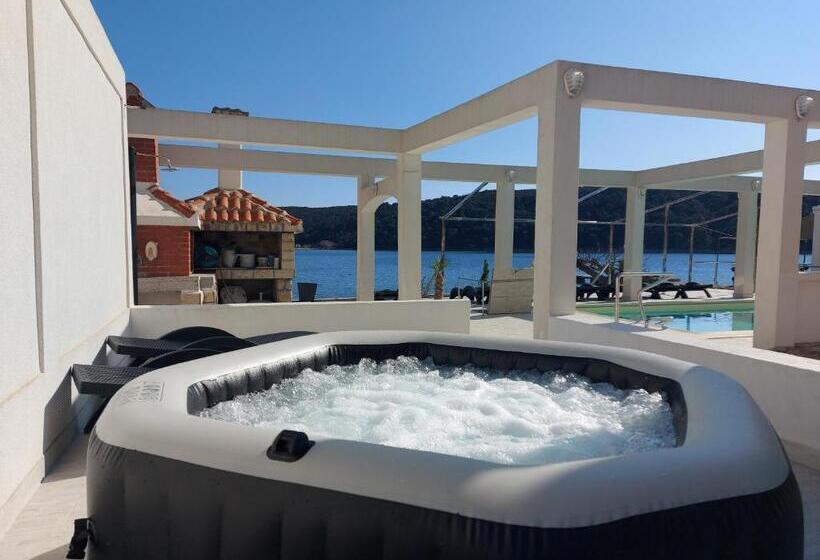 ペンション Guesthouse Raffaello