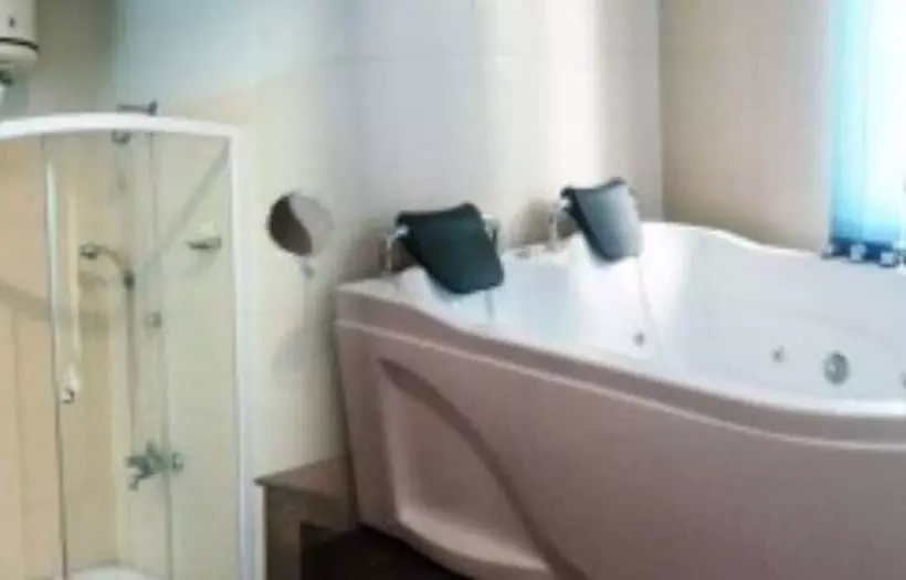 استراحتگاه Monty