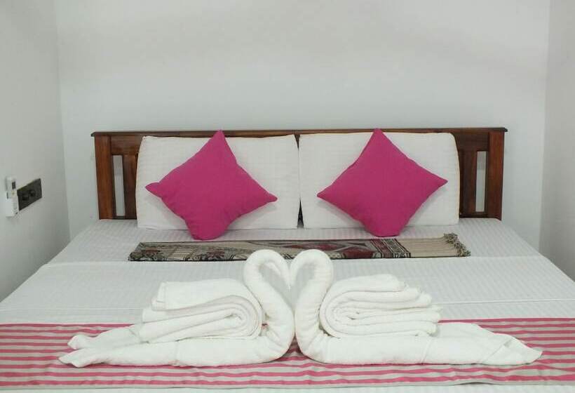 فندق Sumadu Home Stay Yala
