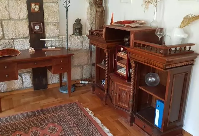 پانسیون Villa Rava Hotel & Restaurant