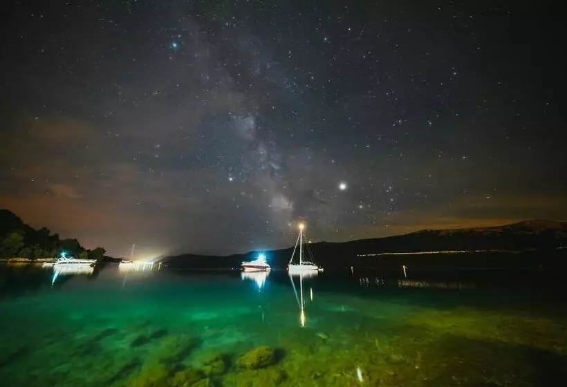 پانسیون Villa Rava Hotel & Restaurant