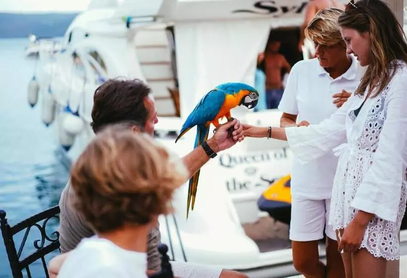 پانسیون Villa Rava Hotel & Restaurant