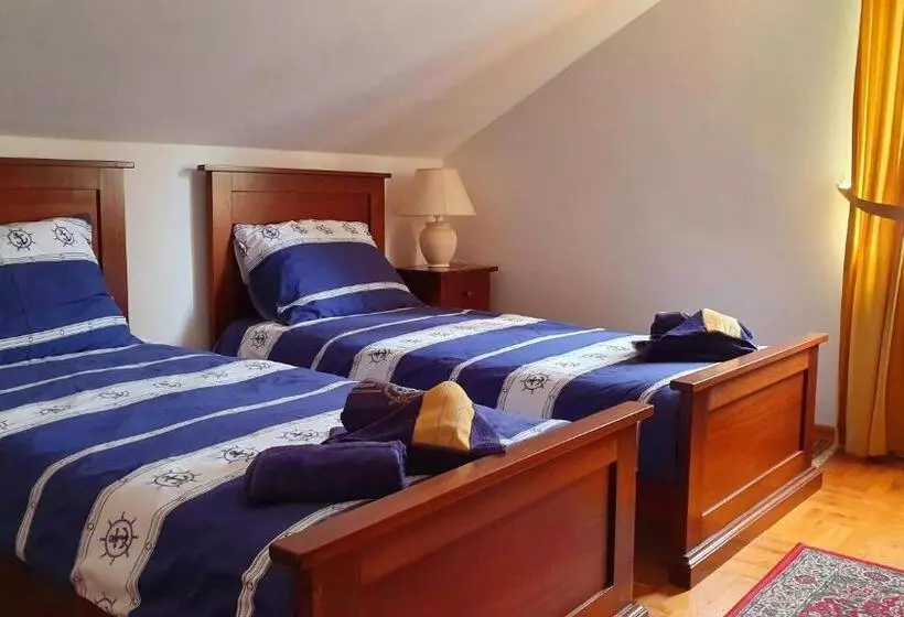 پانسیون Villa Rava Hotel & Restaurant