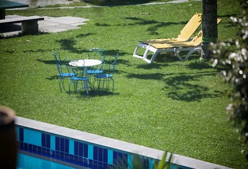 Bamboohouse Motel Riazzino