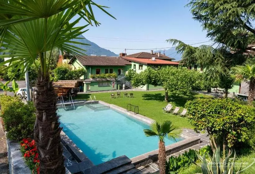 Bamboohouse Motel Riazzino