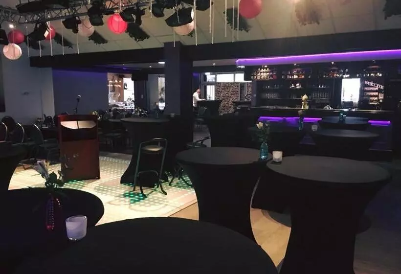 Hotelli Restaurant Cafe Houben