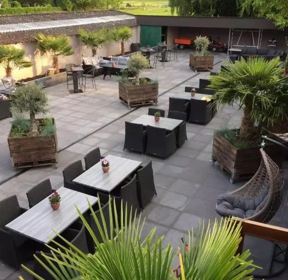 Hotelli Restaurant Cafe Houben