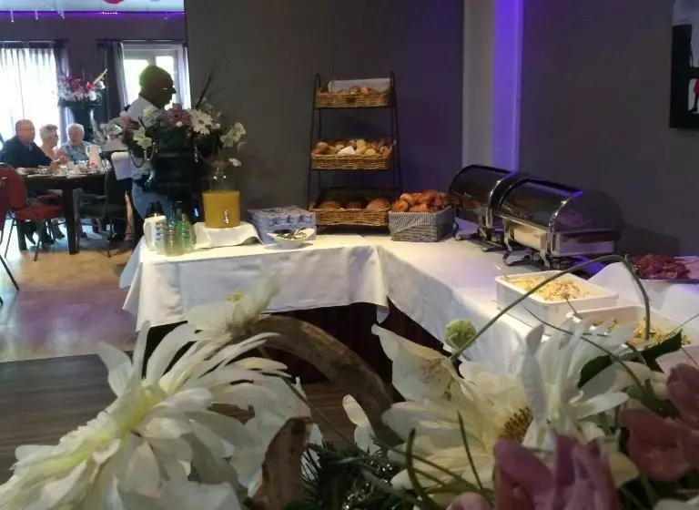 Hotelli Restaurant Cafe Houben