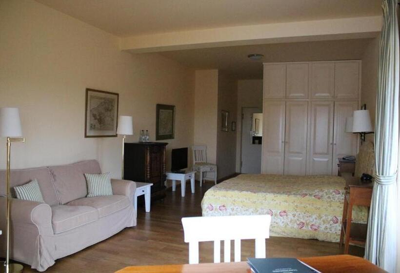 ホテル Schloss & Gut Ulrichshusen