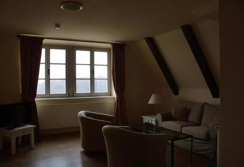 Hotelli Schloss & Gut Ulrichshusen