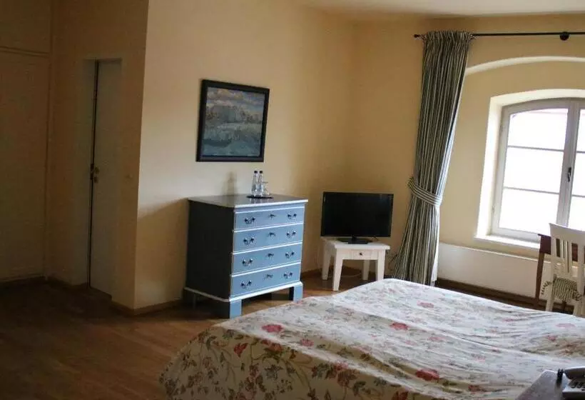 Hotelli Schloss & Gut Ulrichshusen