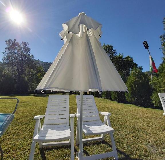 פנסיון Aleksandrina