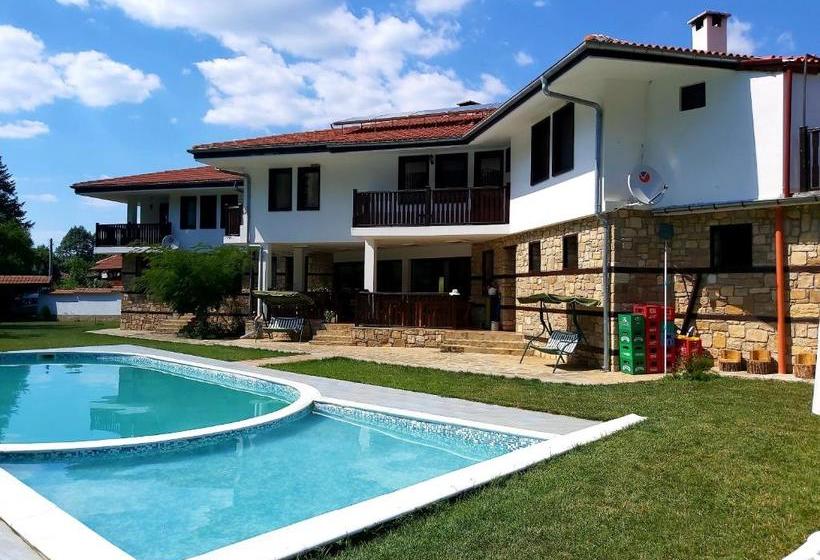 פנסיון Aleksandrina