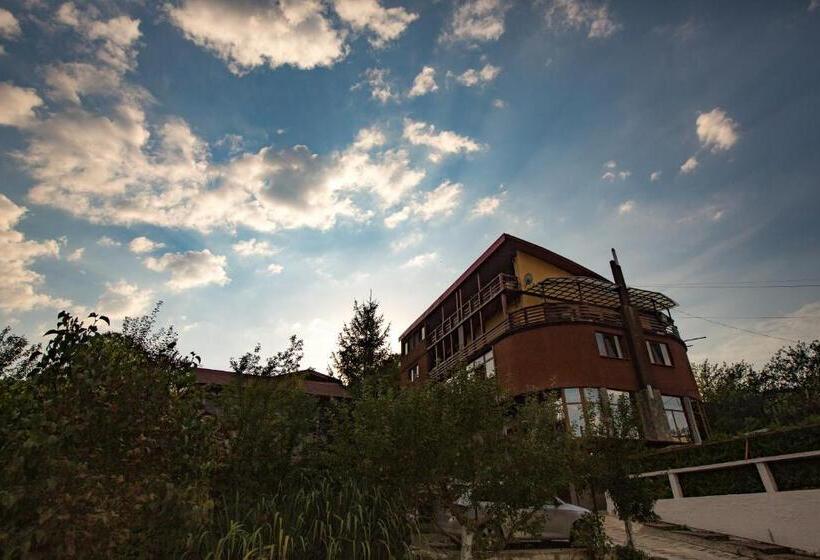 Пансион Casa Moroeni