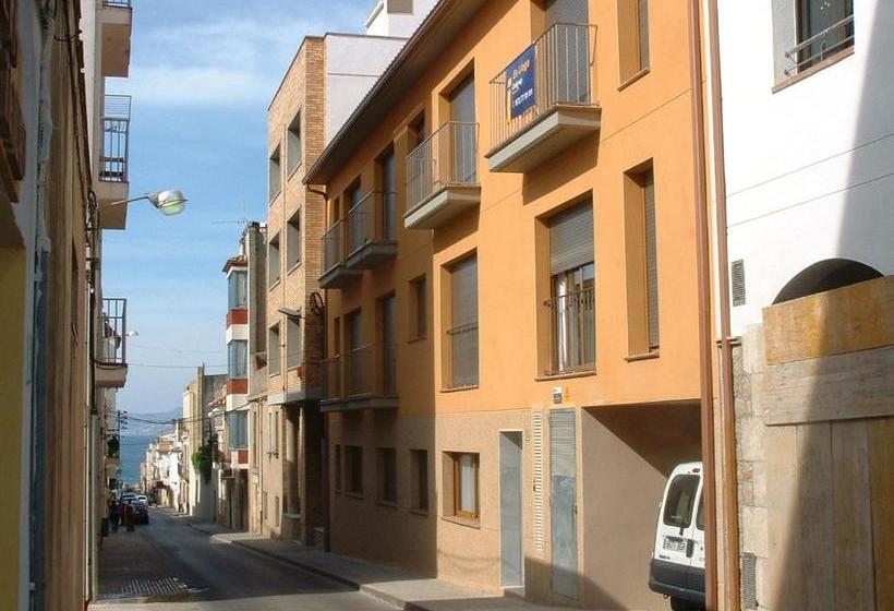 Apartamentos Mestral
