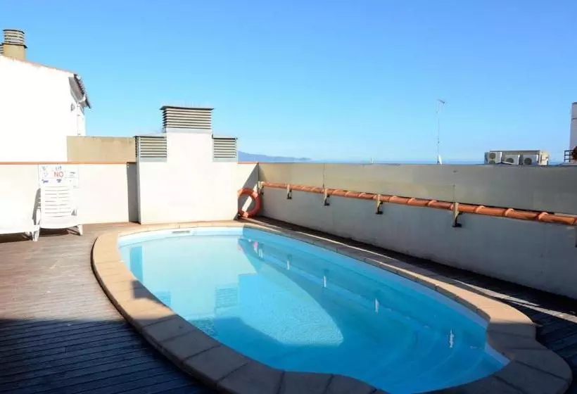 Apartamentos Mestral