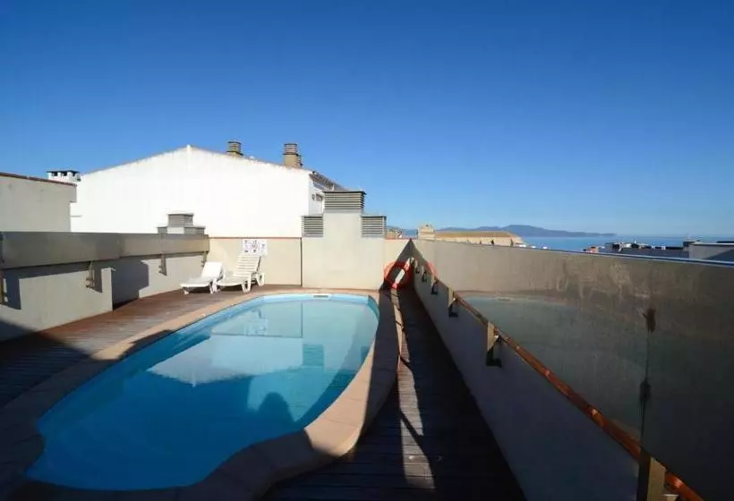 Apartamentos Mestral