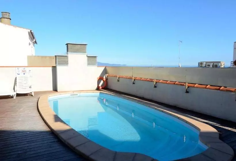 Apartamentos Mestral